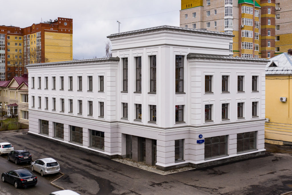 архитектура окна небо современный дом в исторической части Сыктывкар Ленина 38 
